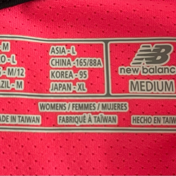 NEW BALANCE women’s short sleeve performance top – size Medium. - Picture 7 of 9